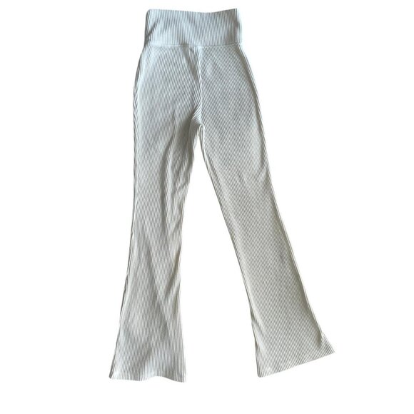 High Rise Ribbed Flare Pants - Picture 3 of 4
